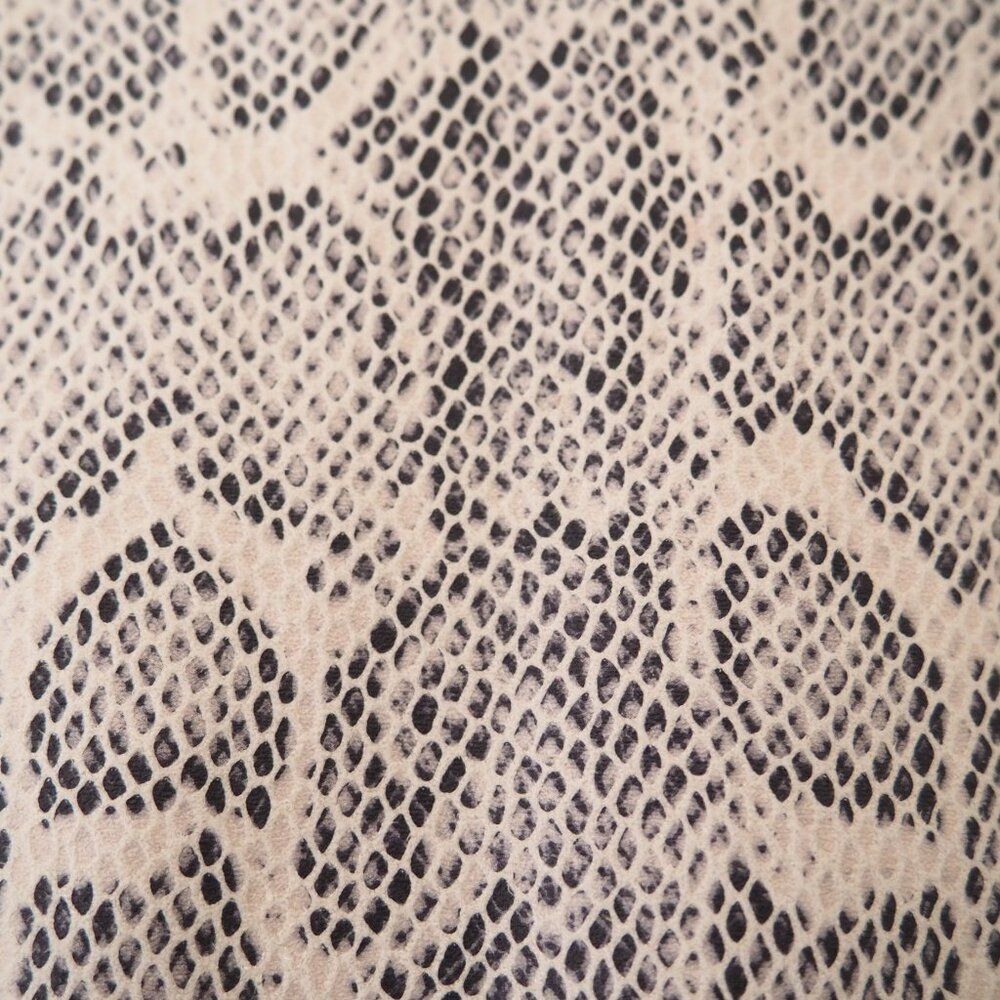 !! Free People Midnight Magic Snake Print Mini Skirt sz 0 - Picture 6 of 8